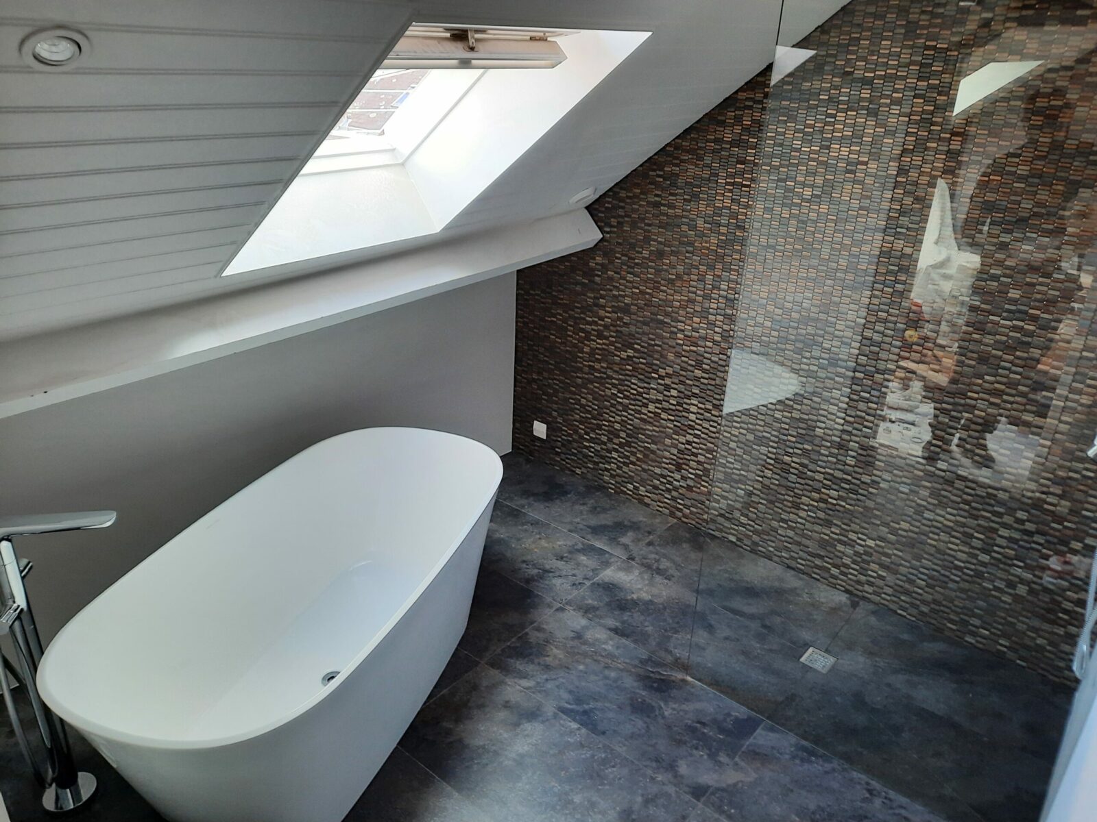 RENAUD ENERGIES Plombier Reze Renovation De Salle De Bains Sous Rampant